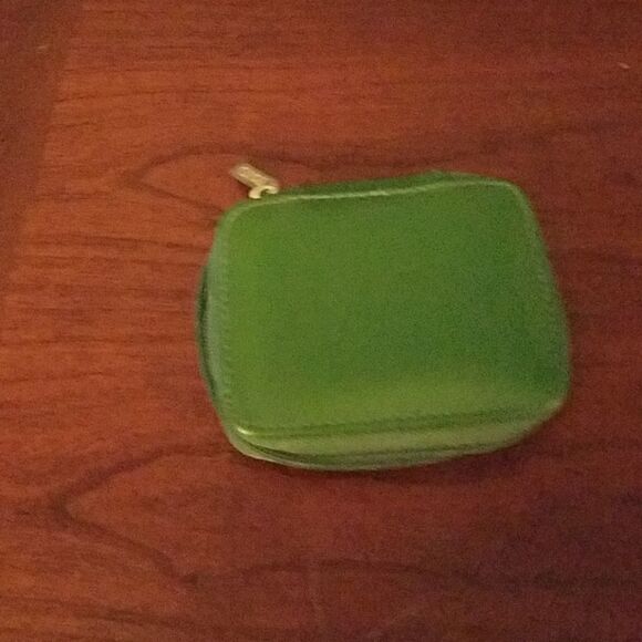 Clinique Mirror   - Picture 1 of 3